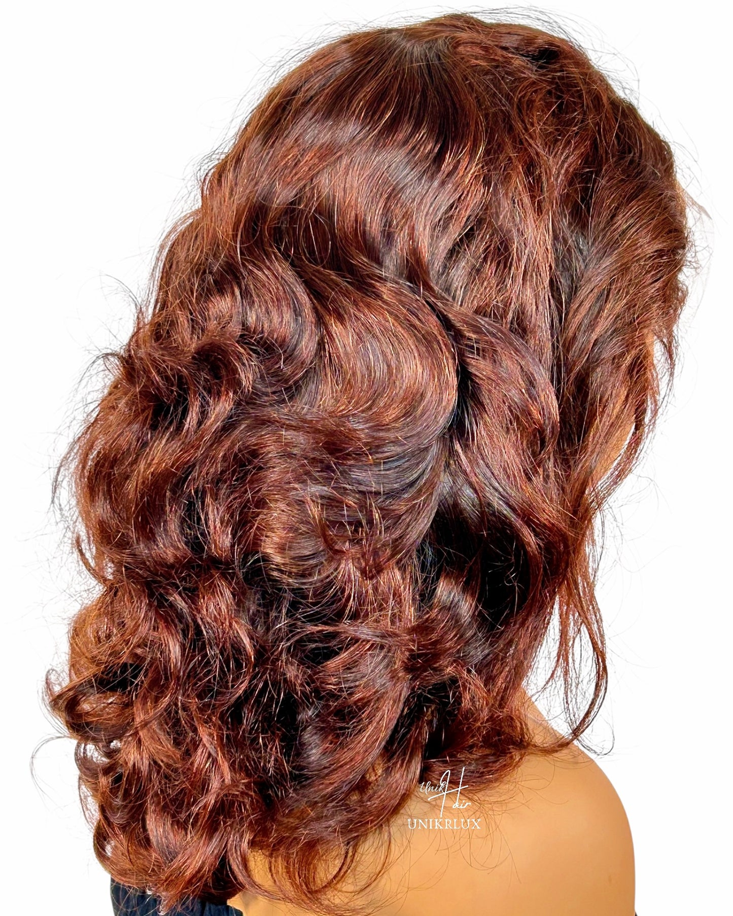 Perruque Wavy Cuivrée – Cheveux vierges, éclat intense & douceur naturelle