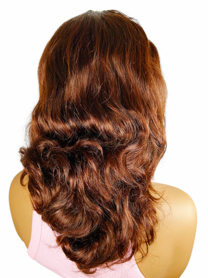 Perruque Wavy Cuivrée – Cheveux vierges, éclat intense & douceur naturelle