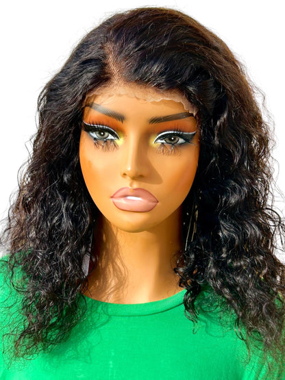 Perruque Luxe Curly – Texture souple et brillante en cheveux vierges